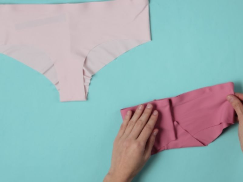 cách gấp quần lót nam