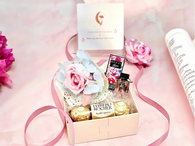 20/10 tặng quà gì cho bạn gái