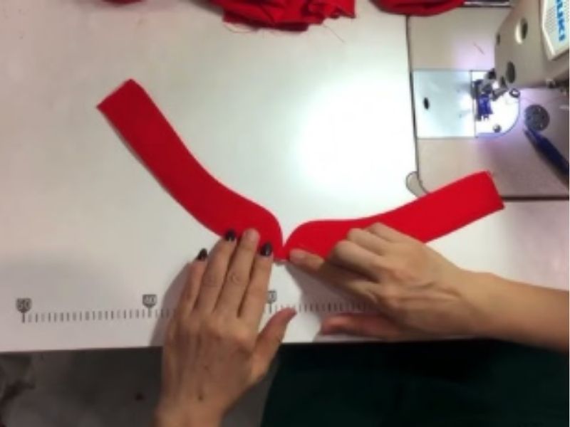 cách sửa cổ áo dài bị rộng