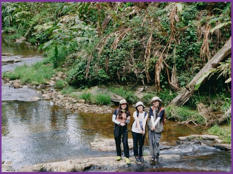 trang phục trekking mùa hè