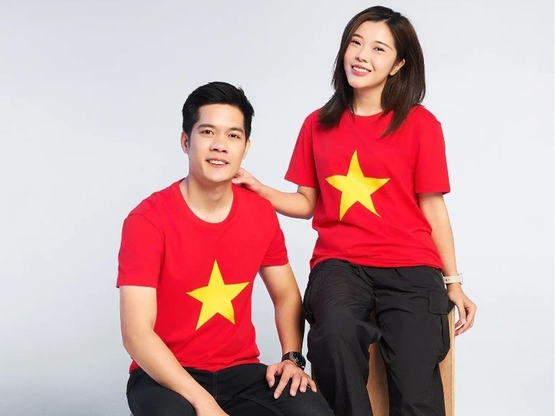 chụp hình áo cờ đỏ sao vàng
