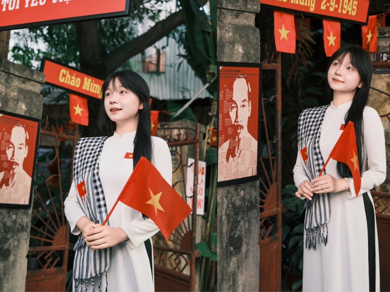 chụp ảnh với cờ tổ quốc
