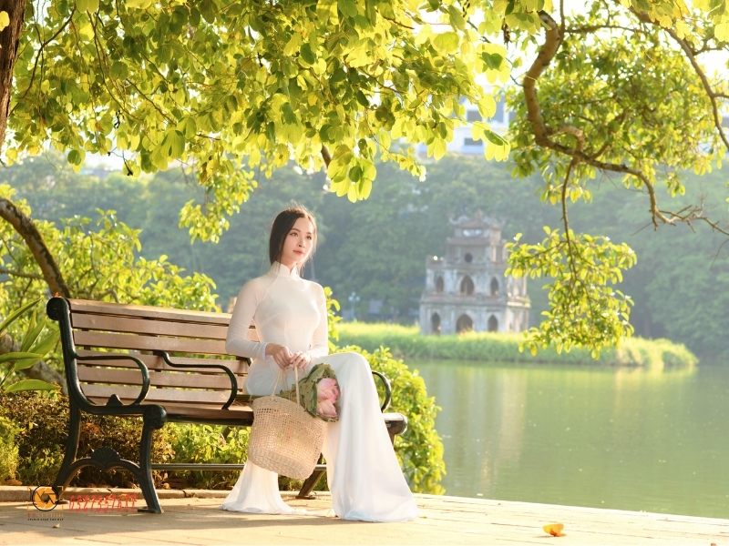 tạo dáng chụp ảnh mùa thu