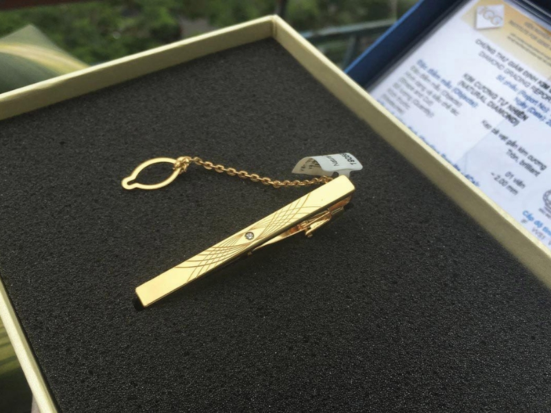 quà tặng thầy giáo 20/11 tặng kẹp cà vạt