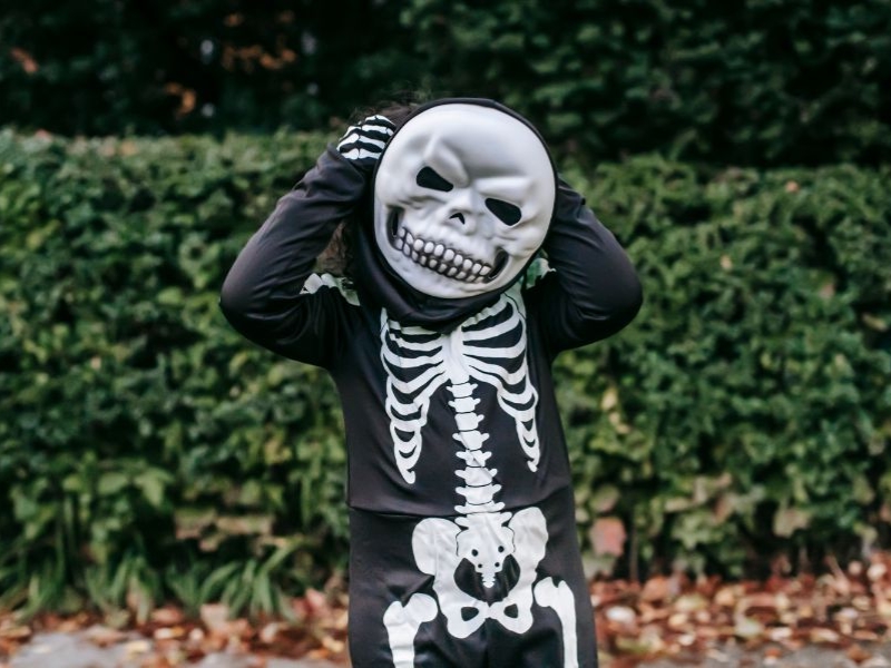 quần áo halloween cho bé gái làm đồ halloween cho bé trai