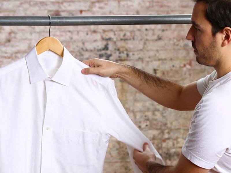 tẩy vết rỉ sắt trên quần áo trắng