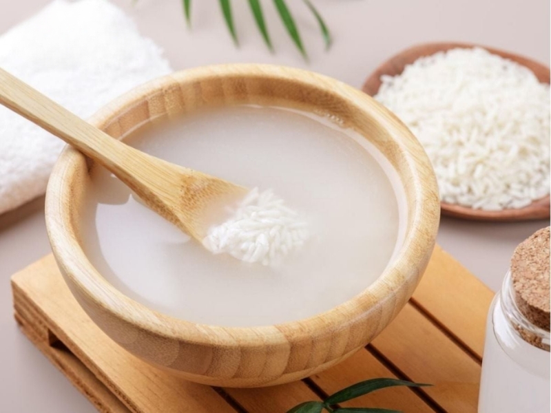 cách tẩy áo trắng bị mốc lâu ngày