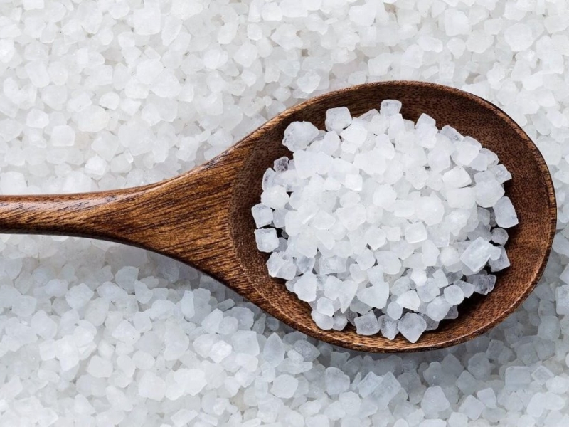 cách tẩy áo trắng bị lem màu từ áo khác