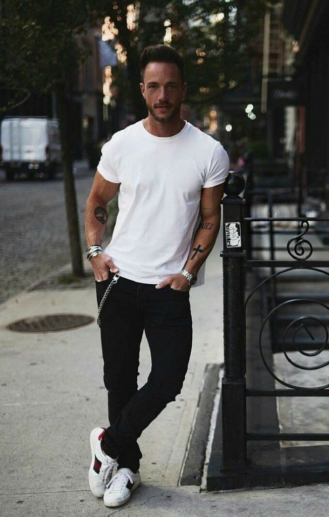 Áo phông quần jeans