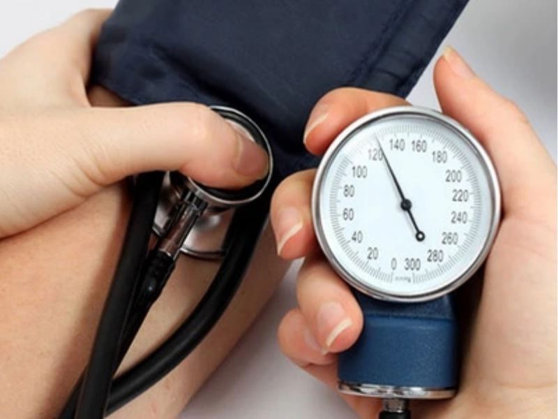 đi tất đi ngủ tăng nguy cơ tăng huyết áp