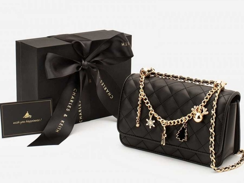 tặng túi xách thời trang