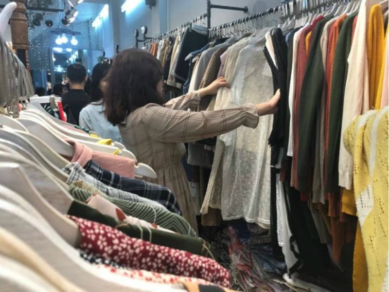 tháng cô hồn có nên mua quần áo không