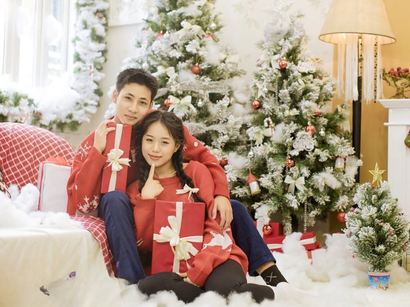 chụp ảnh noel cùng người yêu