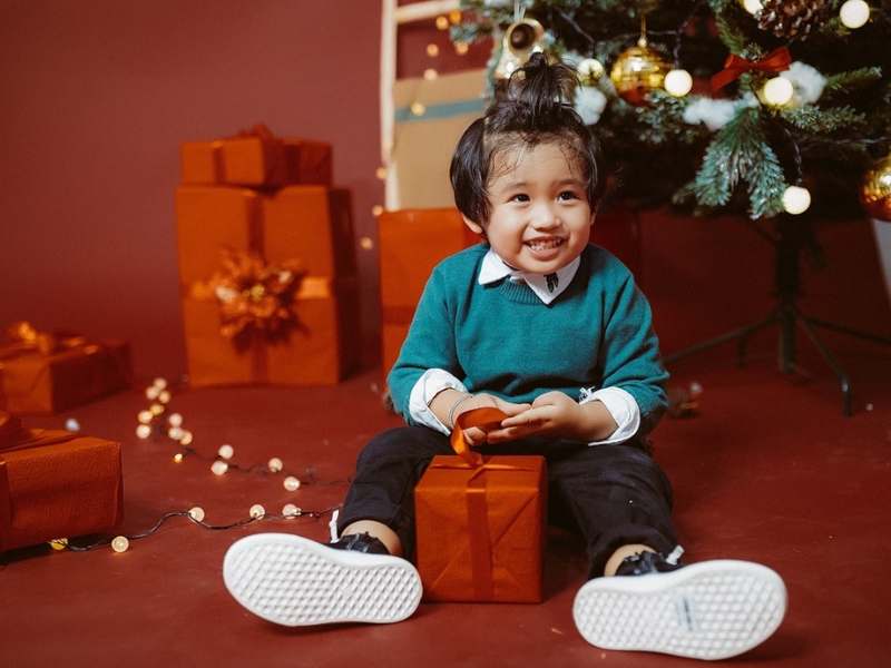 tận dụng không gian quán cà phê decor noel