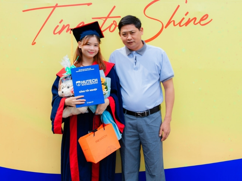 trang phục chụp ảnh kỷ yếu cùng con