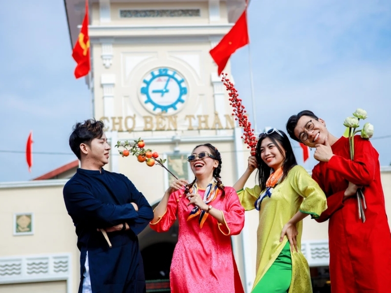 cách tạo dáng chụp ảnh áo dài tết -+