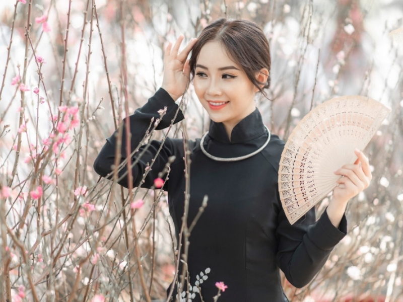 cách tạo dáng chụp ảnh áo dài tết