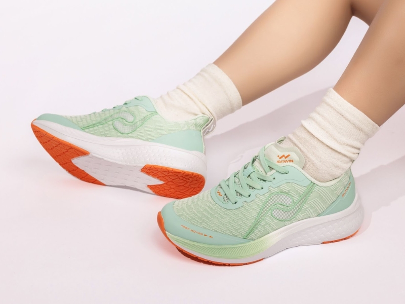 nữ chạy bộ nên mặc đồ gì