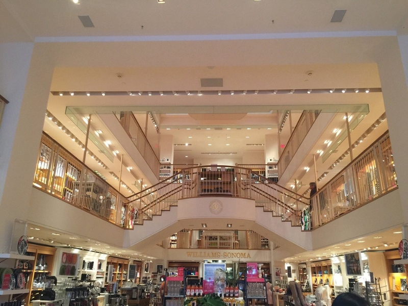 William Boutique là thương hiệu tập trung vào thời trang nữ cao cấp