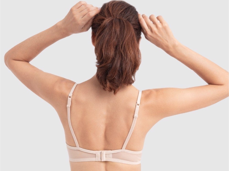 hướng dẫn cách mặc áo lót nữ