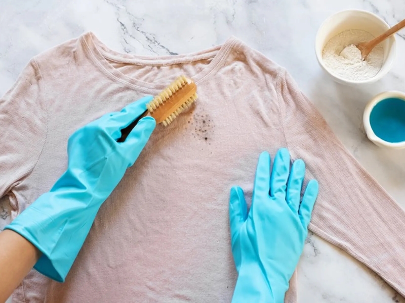 cách tẩy áo màu bị mốc lâu ngày