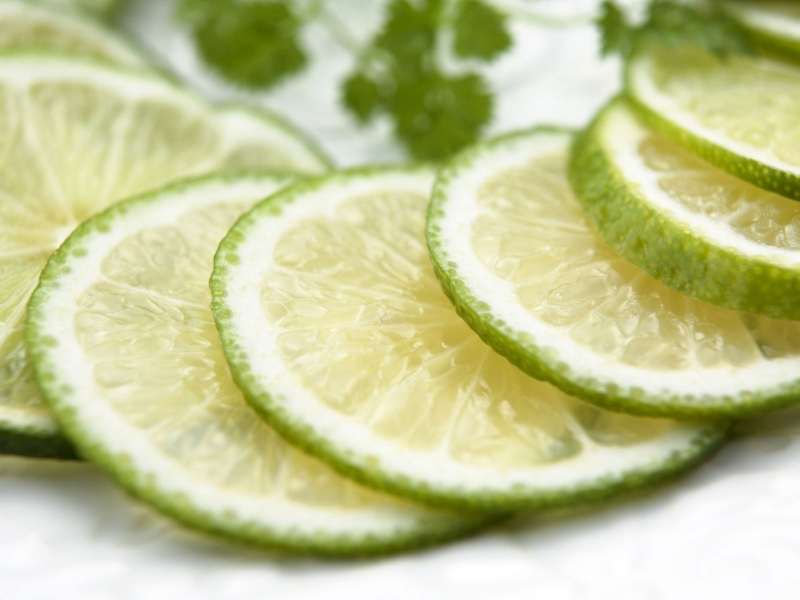 tẩy quần áo màu