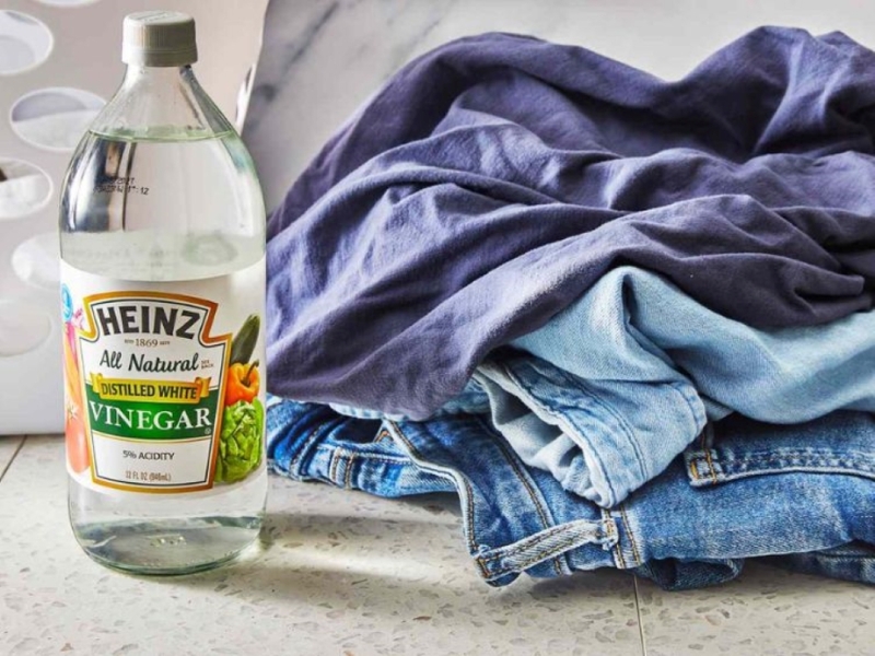 tẩy vết mực bút bi trên áo màu