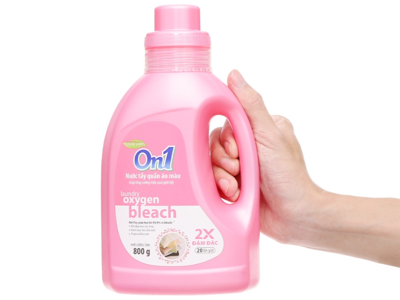 cách tẩy vết sơn trên quần áo màu