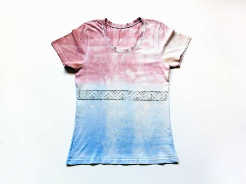 tẩy quần áo màu