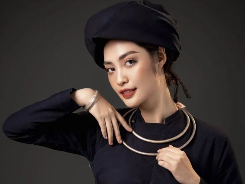 Phụ kiện bạc trong trang phục dân tộc