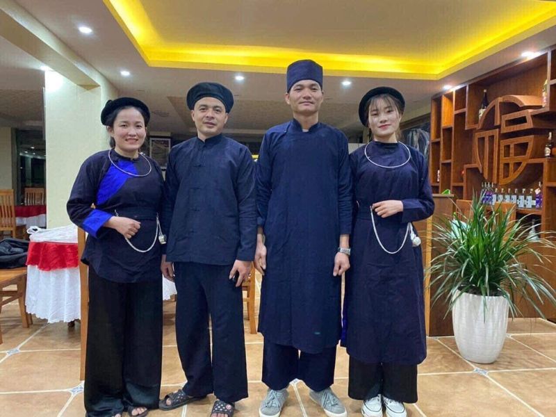 Trang phục dân tộc nam đơn giản