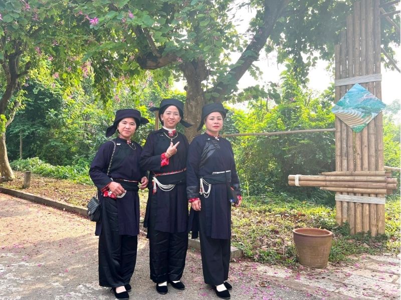 trang phục dân tộc nùng