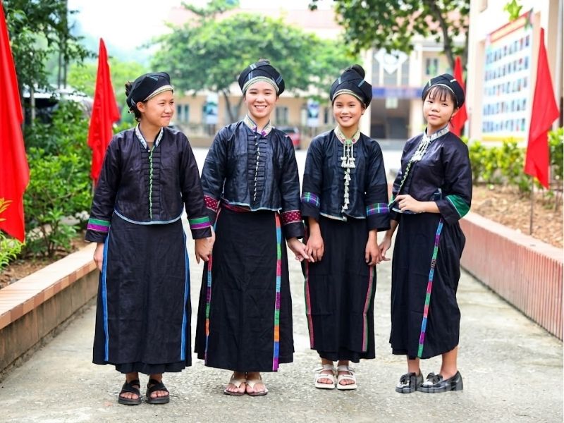 trang phục dân tộc nùng