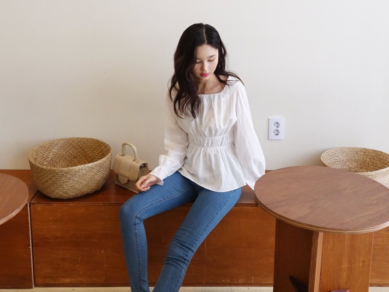 Áo blouse nhấn eo đảm bảo tôn dáng 