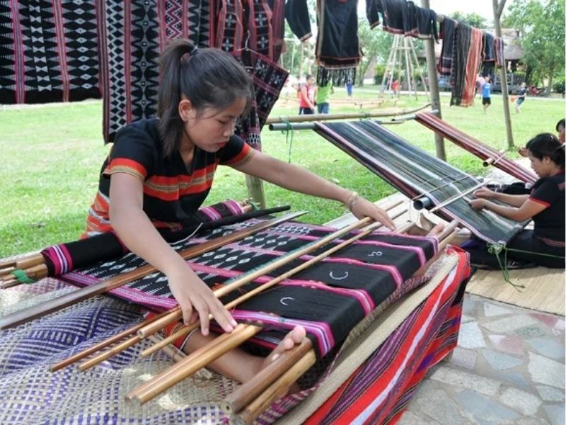 trang phục tây nguyên