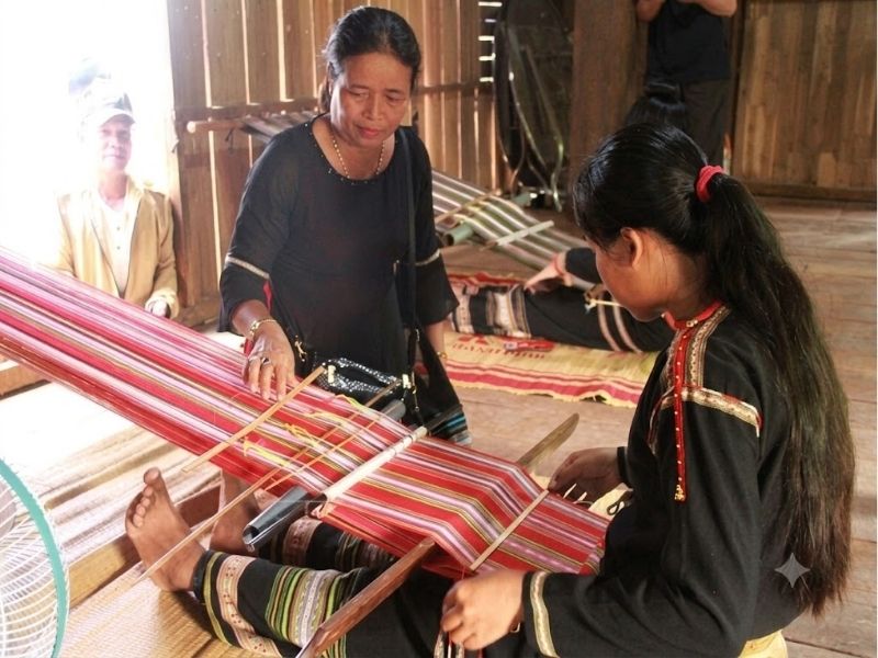 trang phục dân tộc ê đê