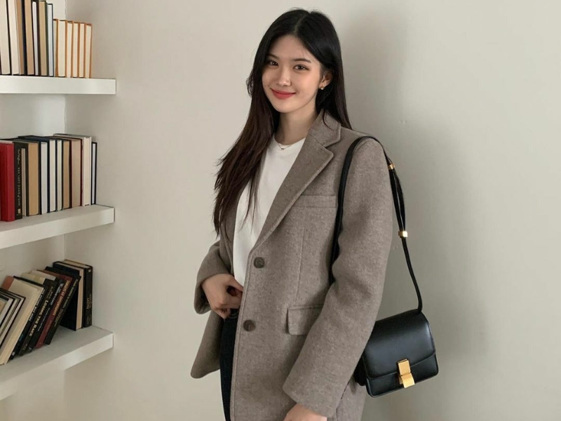 Lựa chọn áo jumper kết hợp áo khoác blazer