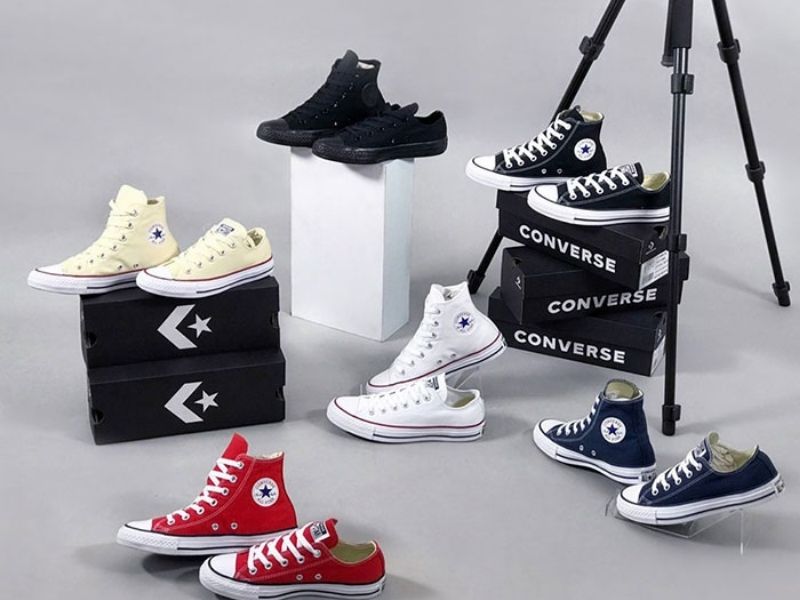 Converse nổi tiếng với mẫu giày Chuck Taylor 